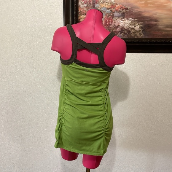 Athleta Built In Bra Scrunch Ruched Activewear Athletic Tank Top Size LT Green - Picture 3 of 12